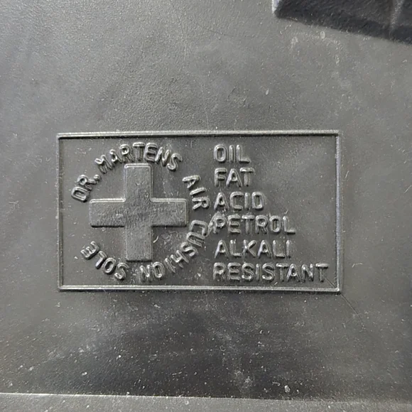 Dr. Martens 2976 Smooth Leather Platform Chelsea Boots - Picture 9 of 9